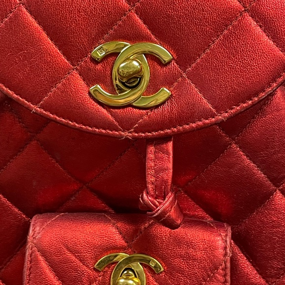 Rare Vintage Chanel Duma Metallic Red Quilted Leather Small Backpack 1991-1994 - Picture 11 of 14